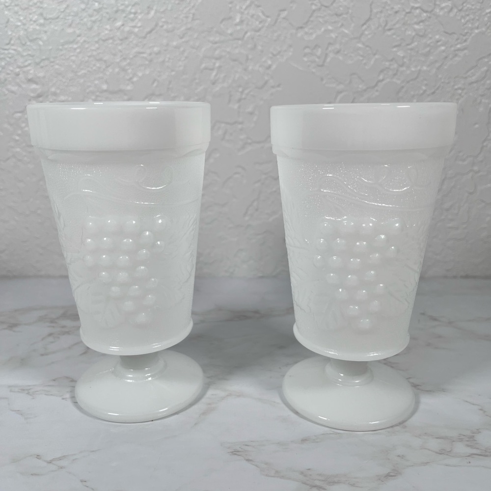 Set Of 2 Vintage Milk Glass Goblets - Picture 3 of 9
